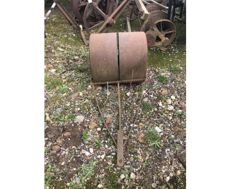 A VINTAGE GARDEN ROLLER