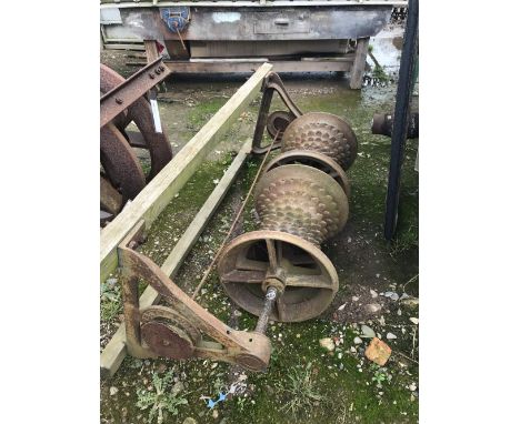 A VINTAGE AGRICULTURAL RIDGE ROLLER