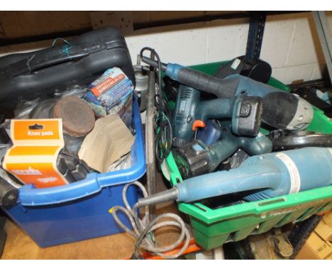 A QUANTITY OF POWER TOOLS TO INCLUDE CLARKE, BLACK & DECKER, BOX OF CHARGING DOCKS ETC (3 BOXES)