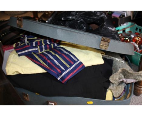 A LARGE QUANTITY OF VINTAGE CLOTHING