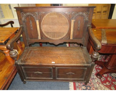 A VINTAGE OAK BERGERE MONKS BENCH W-108 CM A/F