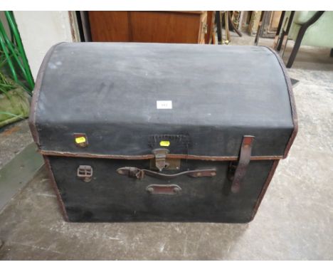 A VINTAGE DOMED TRAVEL TRUNK W 68 CM