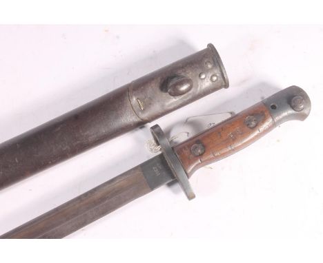 British 1907 pattern Lee Enfield SMLE sword bayonet, the fullered blade with ricasso stamped with GR cypher '1907' and dated 