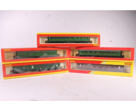 Hornby OO gauge model railways coaches to include R4350 Br Composite Coach M15625, R4008D SR brake coach 3563, R 4057B SR lug