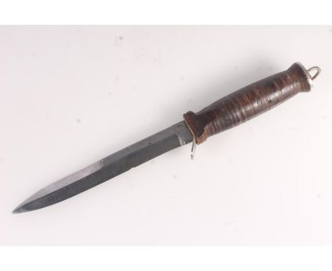 United States of America USA American M3 style fighting knife, with brown leather scabbard, blade length 17cm, knife length 2