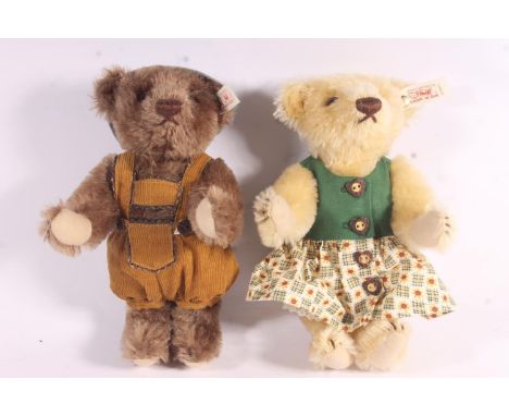 Steiff 659911 Austria Bears 1997 Brother and Sister Bears, 21cm, limited edition 1792/1847, with certificate of authenticity.