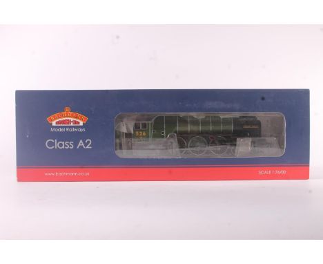 Bachmann Branchline OO gauge model railways 31530 4-6-0 Sugar Palm Class A2 tender locomotive 526 LNER green, DCC channel 8, 