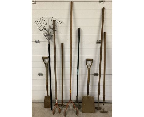 A collection of vintage and modern garden tools to include hoe's, rake's, cultivator's and spade. Examples by Wolf. 
