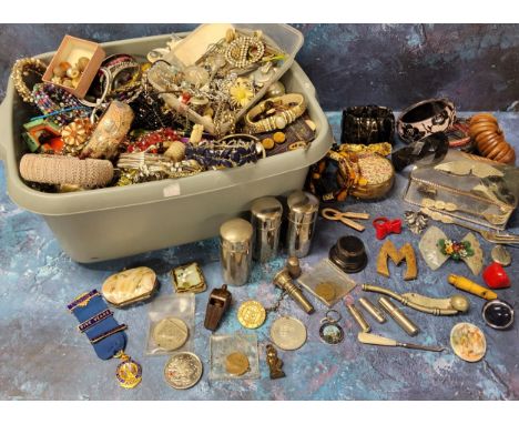 Costume jewellery - a quantity of costume jewellery including vintage &amp; later; a&nbsp;Association of Conservative Clubs (