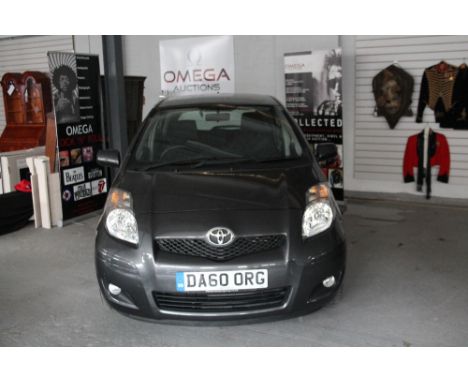 TOYOTA YARIS DA60 0RG - 2010 TR VVT-I semi-automatic Toyota Yaris in metallic grey.  1 owner from new, 5 doors, 1.3cc petrol 