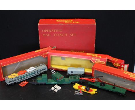 TRI-ANG - a collection of 00 gauge Tri-ang vehicles to include an R.23 Royal Mail operating mail coach set (original box, car