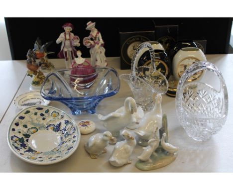 GLASS/CERAMICS - a collection of glass and ceramics to include x6 Nao duck figures, x8 Chokin vases and boxes to include x3 b