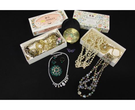 COSTUME JEWELLERY 1930'S - A variety of costume jewellery dating from the 1930's to include brooches, necklaces and a ring.  