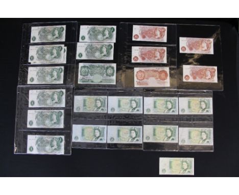 ENGLISH 10 SHILLINGS & £1 NOTES - a collection of 28 circulated and uncirculated bank notes to include x5 10 shilling notes, 
