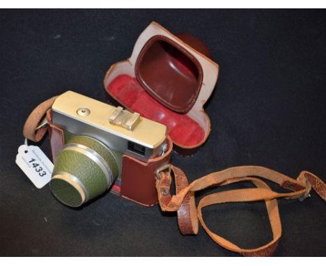 Photography - A Carl Zeis Jena Werra 1a 35mm camera, Tessar f2.8 50mm lens, leather case c1958 Condition Report: Later access