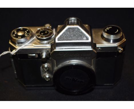 Photography - A Wirgin Edixa-Mat Reflex Mod.B-L 35mm SLR camera, eye level view finder, body only c.1965