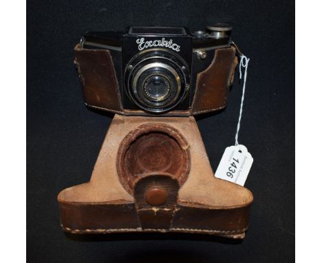 Photography - A Jhagee Exakta A SLR camera, Xenar f3.5 7cm lens, leather case c.1935. This is an interesting example of an Ex
