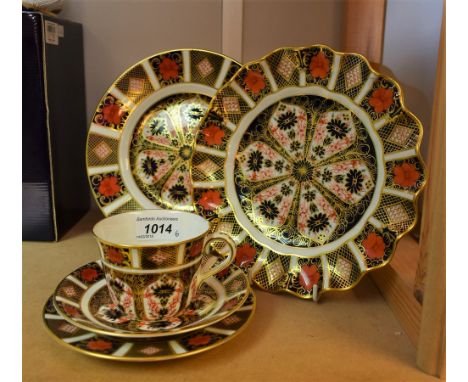A pair of Royal Crown Derby 1128 pattern plates, 22cm, second quality; a wavy edge plate, first quality; a cup, saucer and si