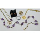 1 Damenring WG 18ct. mit kleinen Diamanten, wohl ovalem Blautopas ca. 7x5mm sowie 1 kleines Konv. Sc