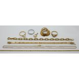 1 Konv. Schmuck wohl vollständig GG/WG 14ct. z.T. mit Perlen und kleinem Diamant, je Asp./Gsp.