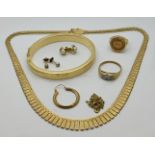 1 Konv. Schmuck wohl vollständig GG/WG 14ct. z.T. mit Diamanten und Perlen, je Asp./Tsp.