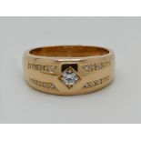 1 Ring gest. 18 (lt. EL RG 18ct.) zentral Solitärbrillant lt. EL 0,18ct. si tw und 12 kleine Brillan