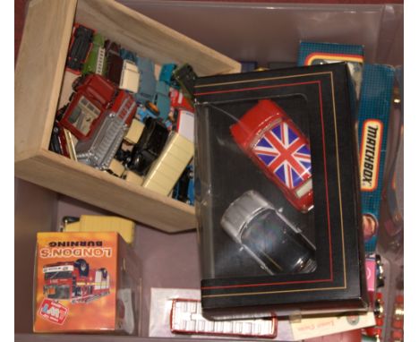 A collection of assorted loose modern issue diecast toy vehicles; together with a boxed Richmond Toys London's Burning fire e