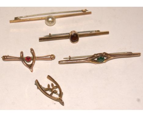 Five various 9ct gold bar brooches to include cultured pearl set example, gross weight 8.7g