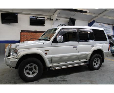 Make &amp; Model: MitsubishiDate of Reg: L118 WCLColour: Silver/Whitecc: 2830MoT: 02-12-2022Fuel Type: DIESELMileage: 192kTra