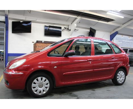 Make &amp; Model: Citroen Xsara Picasso VTXDate of Reg: GW07 CEKColour: Redcc: 1587MoT: 15-11-2022Fuel Type: PETROLMileage: 7