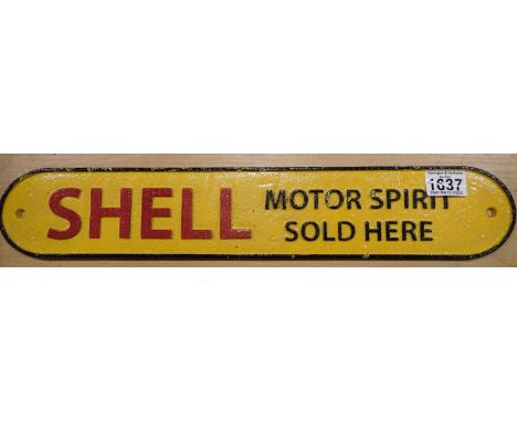 Cast iron Shell sign, 51 x 9 cm. P&amp;P Group 2 (£18+VAT for the first lot and £3+VAT for subsequent lots) 