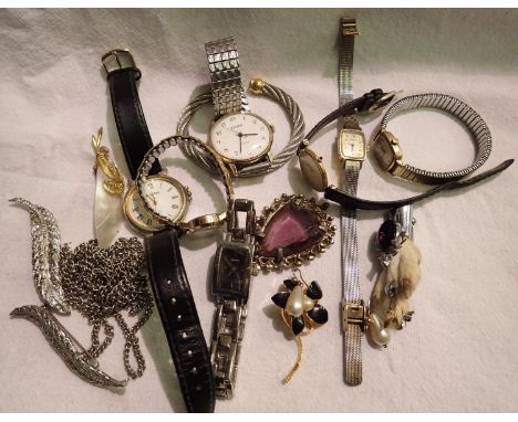 Quantity of costume jewellery, mainly watches, to include Sekonda. P&amp;P Group 1 (£14+VAT for the first lot and £1+VAT for 