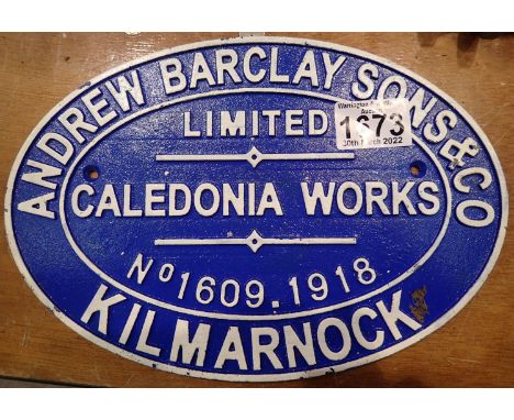 Cast iron Coach Builder sign, 20 x 10 cm. P&amp;P Group 2 (£18+VAT for the first lot and £3+VAT for subsequent lots) 