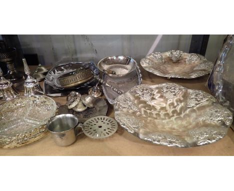 Shelf of mixed plated items to include footed fruit bowl D: 25 cm. Not available for in-house P&amp;P, contact Paul O'Hea at 