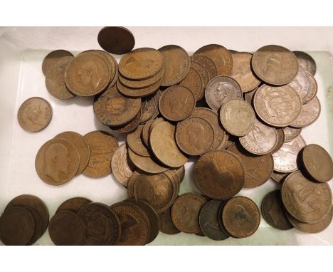 Quantity of halfpennies and farthings, 1910-1960. P&amp;P Group 1 (£14+VAT for the first lot and £1+VAT for subsequent lots) 
