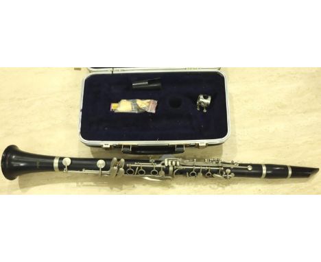Boxed Artley clarinet. P&amp;P Group 3 (£25+VAT for the first lot and £5+VAT for subsequent lots) 
