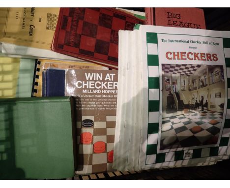 Mixed books on the game of checkers. Not available for in-house P&amp;P, contact Paul O'Hea at Mailboxes on 01925 659133 