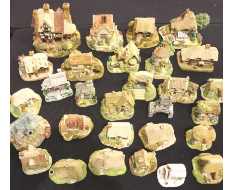 Collection of twenty nine Lilliput Lane cottages, in good condition largest H: 12 cm. No cracks, chips or visible restoration