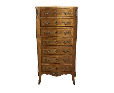 Louis XV style 7-drawer chest with marble top and bronze mountsKast met 7 laden stijl Louis XV met marmeren blad en bronsbesl