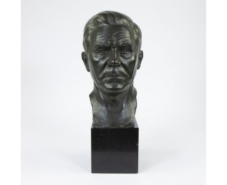 Henri THIERY (1875-1941), bronze male head, signedHenri THIERY (1875-1941), bronzen mannenhoofd, getekendH 50.5 cm