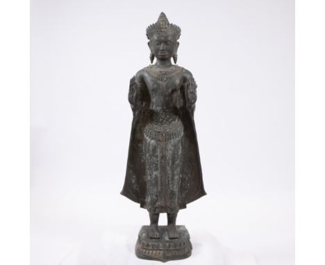 Khmer Lophuri bronze figure of Buddha, Thailand or CambodiaKhmer Lophuri bronzen figuur van Boeddha, Thailand of CambodjaH 12
