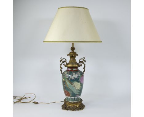 Japanese vase transformed into lampadaire with decor of peacock and flowers and rich bronze fittingsJapanse vaas omgevormd to