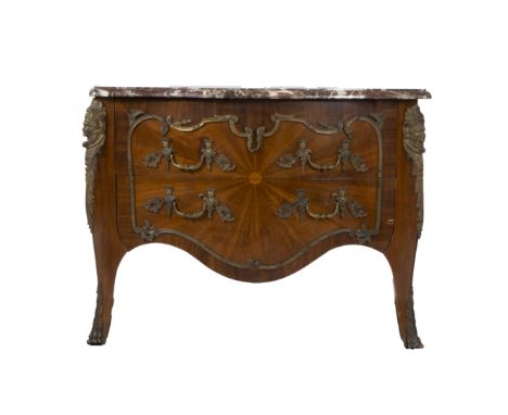 Louis XV style dresser with 2 drawers, bronze fittings and marble topCommode met 2 laden in Lodewijk XV stijl, bronsbeslag en
