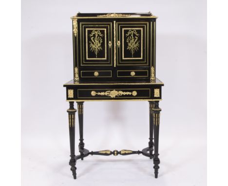 Black lacquered furniture Napoleon III Bonheur du Jour with gilt bronze fittingsZwart gelakt meubel Napoleon III Bonheur du J