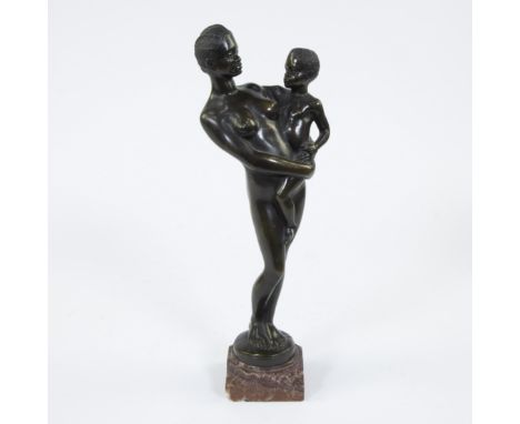 Arsène MATTON (1873-1953), bronze sculpture of an African woman with child, signedArsène MATTON (1873-1953), bronzen beeld va