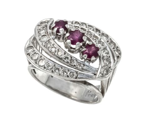 Rubin-Diamant-Ring WG 585/000 mit 3 rund fac. Rubinen, zus. 1,15 ct in guter Farbe und Reinheit und 32 Achtkant-Diamanten, zu