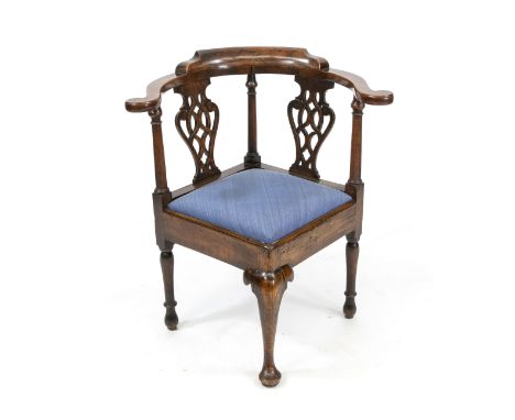 Chippendale-Eckstuhl, England 18. Jh., Mahagoni massiv, herausnehmbares Sitzpolster, blauer Bezug, 84 x 72 x 66 cm