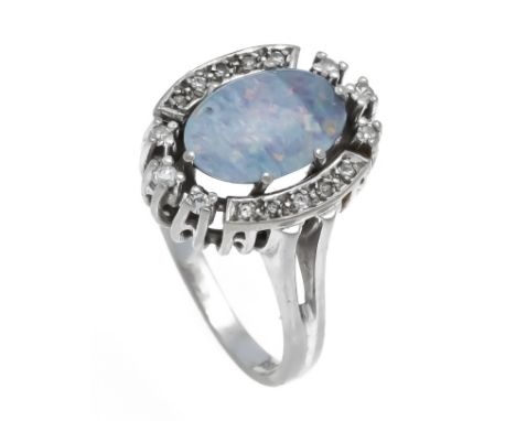 Opal-Diamant-Ring WG 585/000 mit einer ovalen Opal-Doublette 12 x 8 mm und 16 Achtkant-Diamanten, zus. 0,23 ct get.W/SI-PI, R