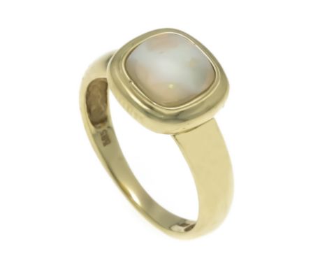 Opal-Ring GG 585/000 mit einem kissenförmigen Milchopalcabochon 8 x 8 mm, rissig, RG 56, 4,4 g
