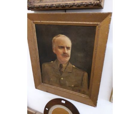 Early 20th century school, portrait depicting an officer, oil on canvas, 50cm x 60cm, indistinctly signed, framed. 